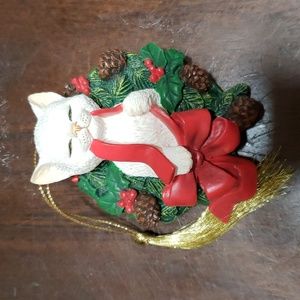 Lenox kitty in wreath